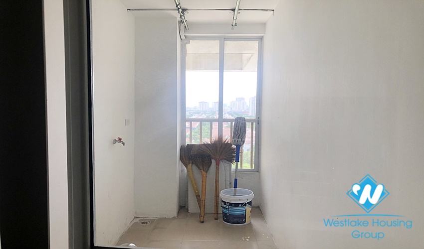 Three-bedroom, two-bathroom apartment not fully furnished, nice new house for rent